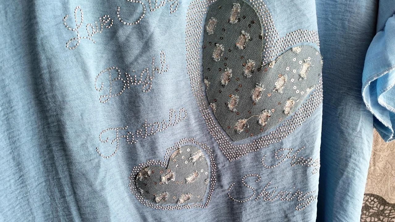 Hemelsblauwe tuniek met hart – photo 3